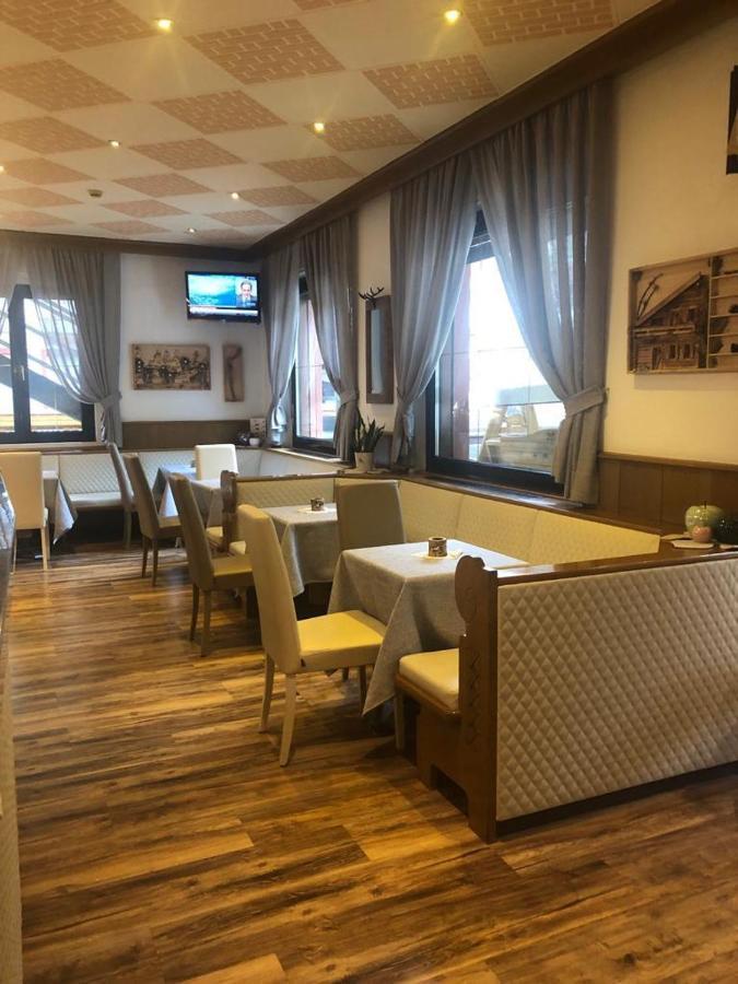Albergo Bernard Canazei Εξωτερικό φωτογραφία
