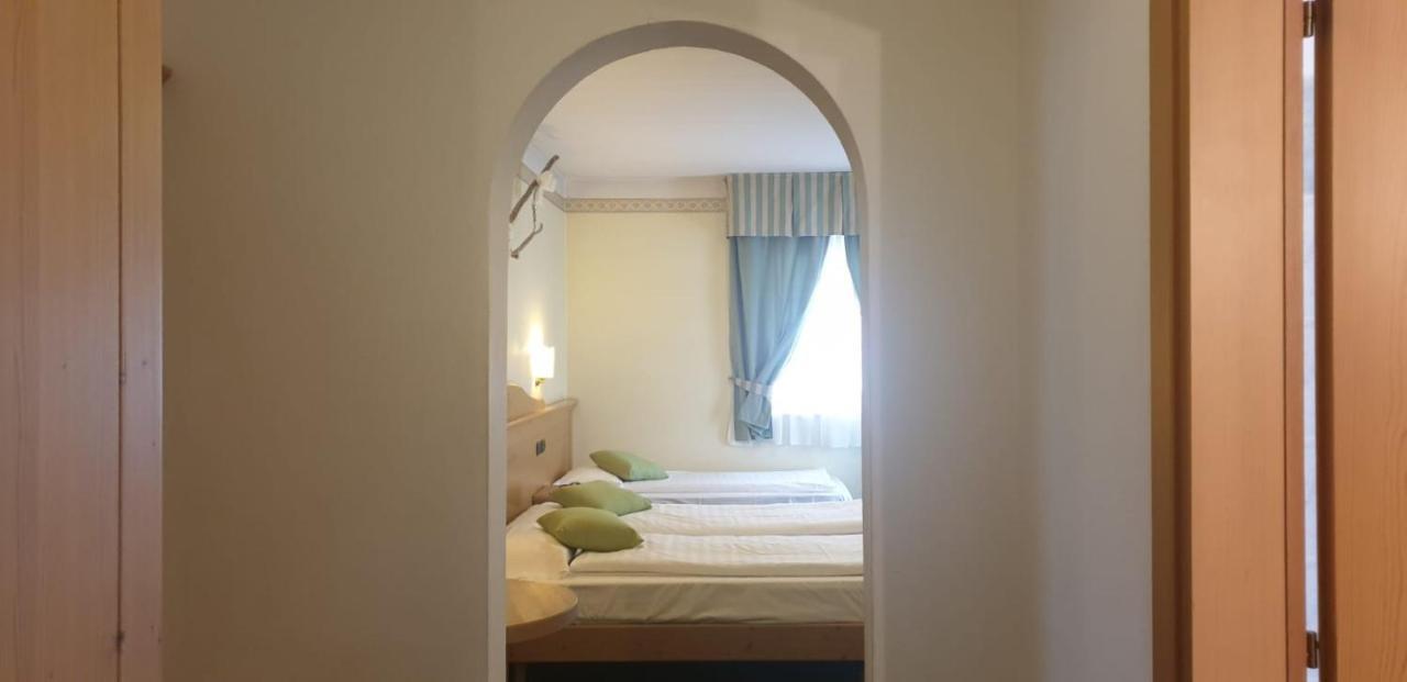Albergo Bernard Canazei Εξωτερικό φωτογραφία
